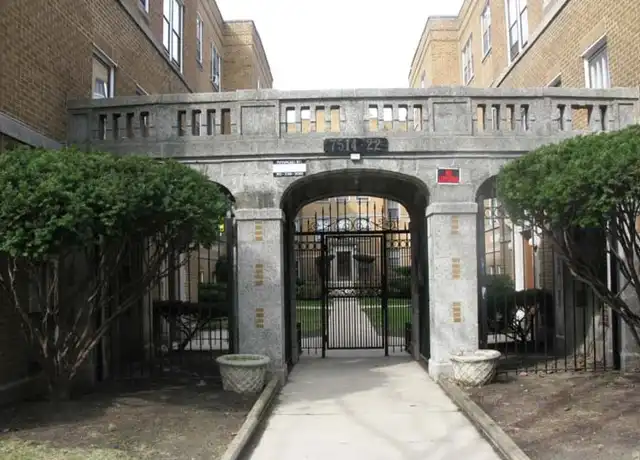 Property at 7516 N Hoyne Ave, Chicago, IL, 60645, 2 beds, 1 bath, [object Object]