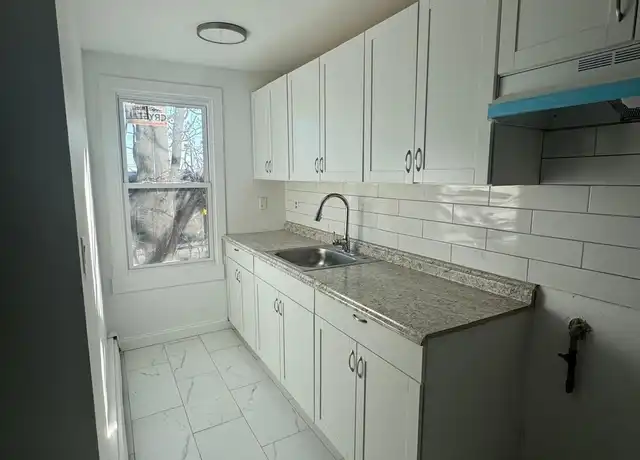 Property at 980 Pembroke St Unit 2L, Bridgeport, CT, 06608, 4 beds, 1 bath, [object Object]