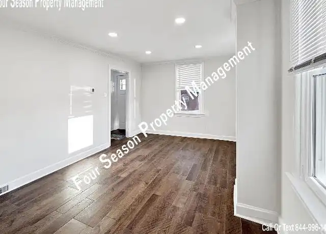 Property at 300 E Franklin St, Hagerstown, MD, 21740, 3 beds, 1 bath, [object Object]