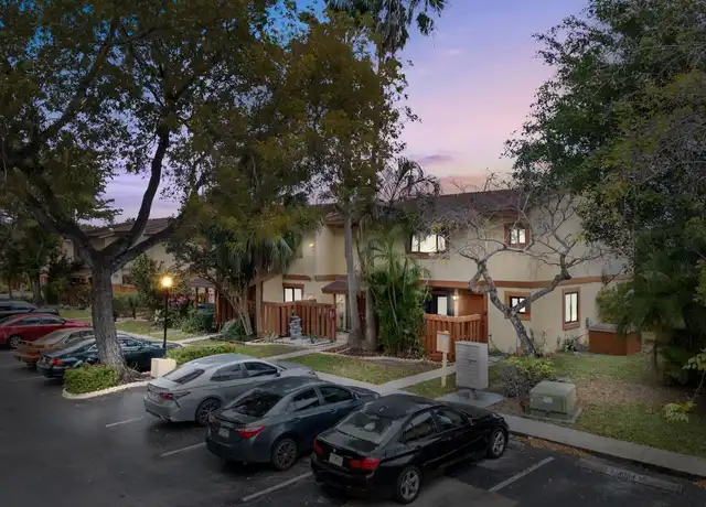 Property at 4068 Sierra Ter, Sunrise, FL, 33351, 2 beds, 1.5 baths, [object Object]