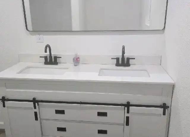 Property at 739 NW Palm Dr, Lake City, FL, 32055, 5 beds, 3.5 baths, [object Object]
