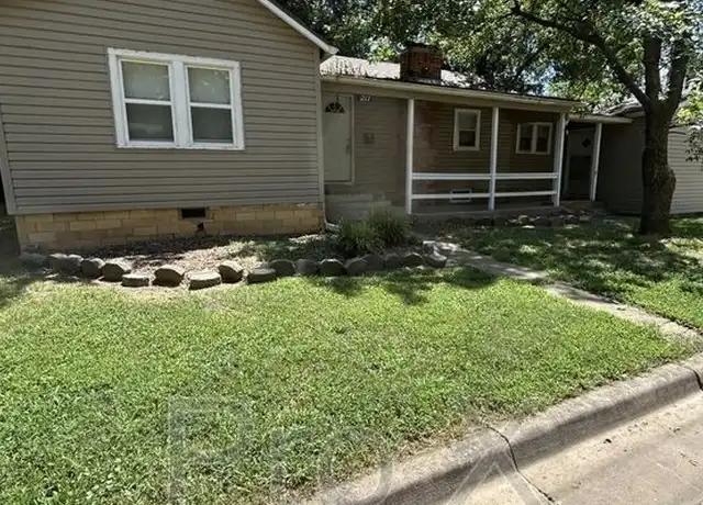 Property at 1717 S Walnut St, Pittsburg, KS, 66762, 3 beds, 1 bath, [object Object]