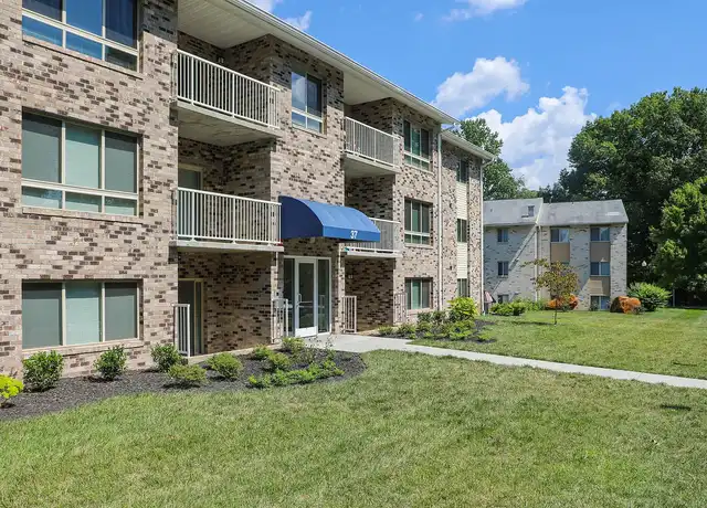 Property at St. Charles at Olde Court Apartments - 7900 Brookford Cir, Pikesville, MD, 21208, 3 beds, 2 baths, [object Object]