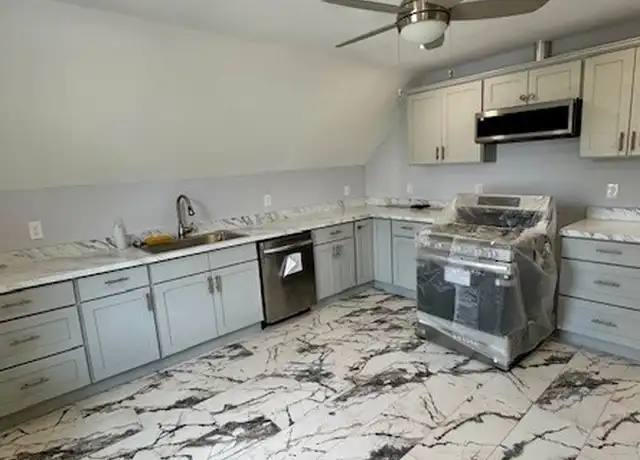 Property at 93 Chapin Ave Unit 3, Providence, RI, 02909, 3 beds, 1 bath, [object Object]