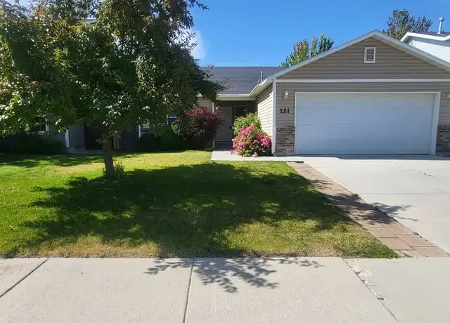 Property at 121 E Havasupai St, Meridian, ID, 83646, 3 beds, 2 baths, [object Object]
