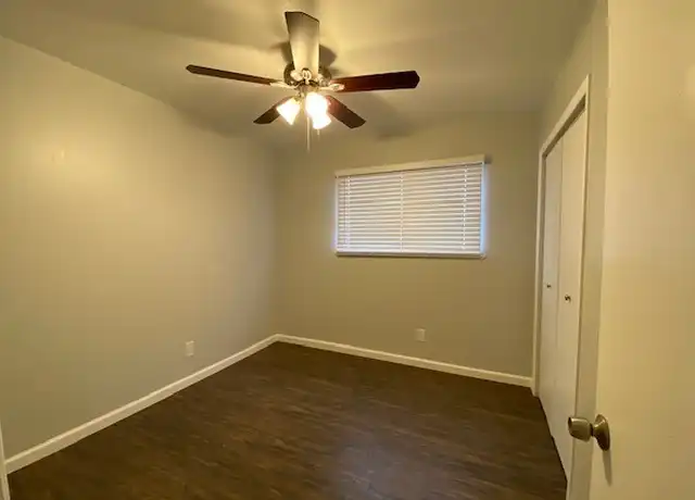 Property at 1102 Pecan Dr, Roswell, NM, 88201, 3 beds, 1 bath, [object Object]