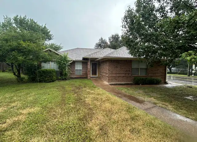 Property at 1801 Real Dr, Waco, TX, 76712, 3 beds, 2 baths, [object Object]