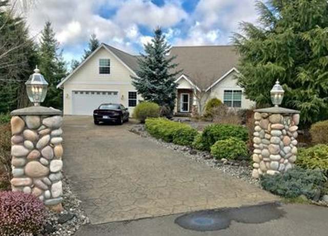 Photo of 30 NE Air Castle Ln, Belfair, WA 98528