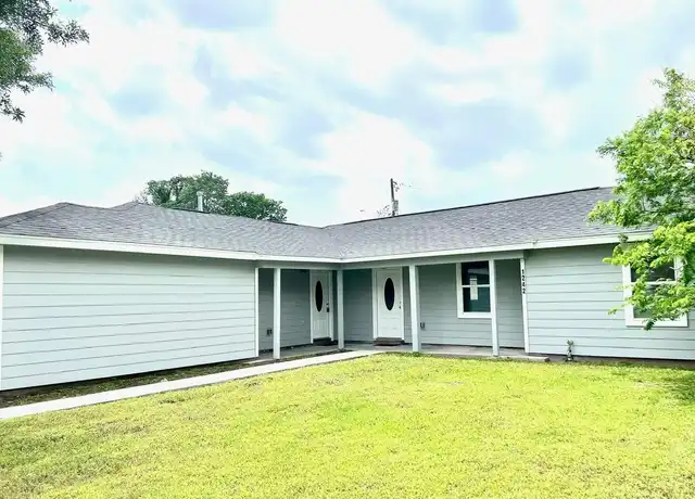 Property at 1242 Chevy Chase Dr, Angleton, TX, 77515, 3 beds, 2 baths, [object Object]