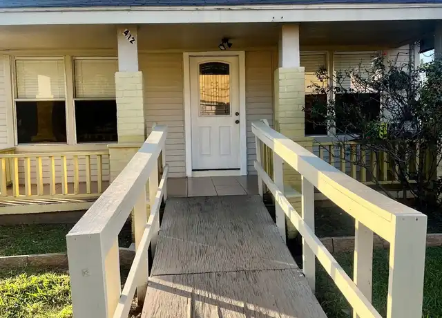 Property at 412 W Nazro St, Baytown, TX, 77520, 4 beds, 2 baths, [object Object]