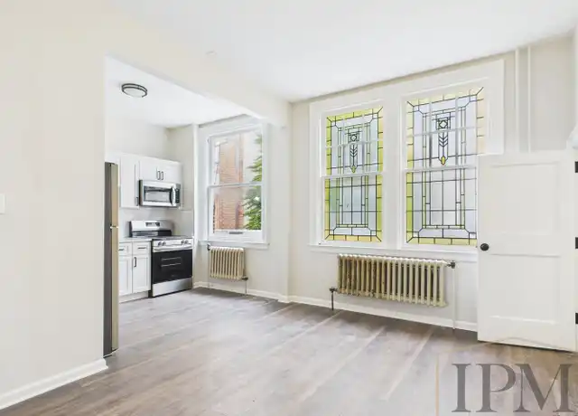 Property at 25 E King St, York, PA, 17401, 4 beds, 1 bath, [object Object]