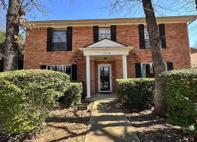Property at 1919 Springbranch Dr, Arlington, TX, 76006, 4 beds, 2.5 baths, [object Object]