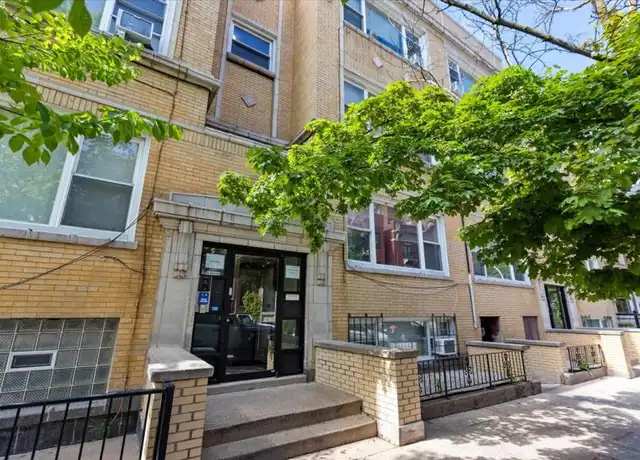 Property at 448 W Arlington Pl, Chicago, IL, 60614, 2 beds, 1 bath, [object Object]