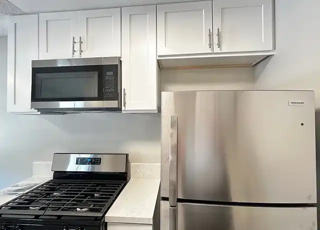 Property at Stonewood Apartments - 10606 Lakewood Blvd, Downey, CA, 90241, 1 bed, 1 bath, [object Object]