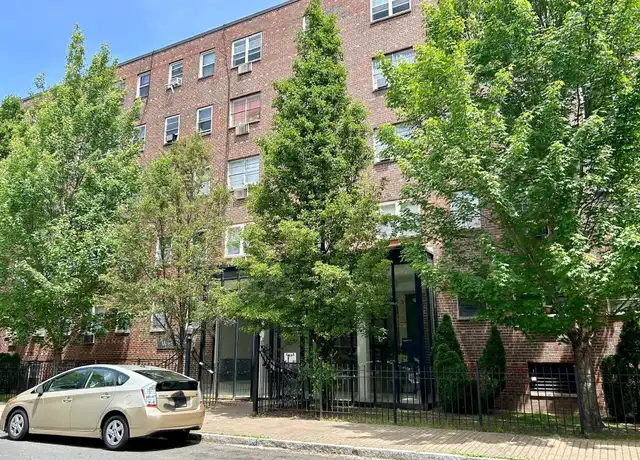 Property at 40 Owen St Unit D9, Hartford, CT, 06105, 1 bed, 1 bath, [object Object]