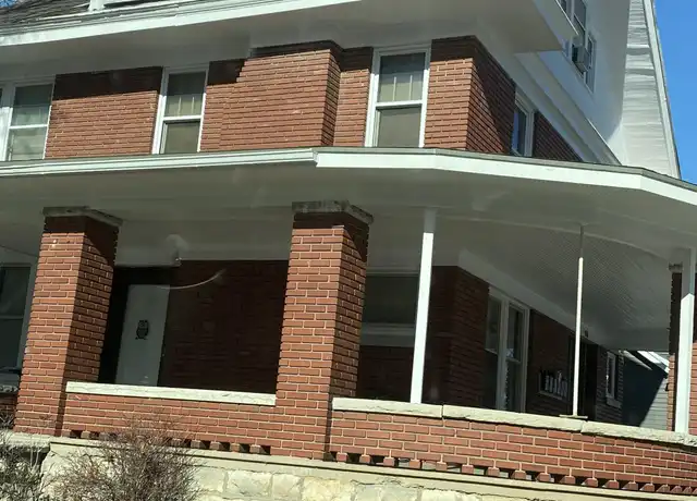 Property at 158 S Leonard St, Liberty, MO, 64068, 1 bed, 1 bath, [object Object]
