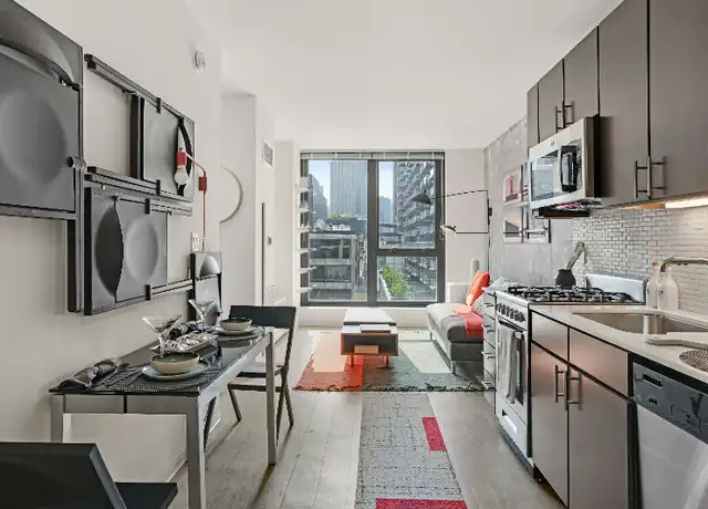 Property at 135 W Superior St, Chicago, IL, 60654, 1 bed, 1 bath, [object Object]
