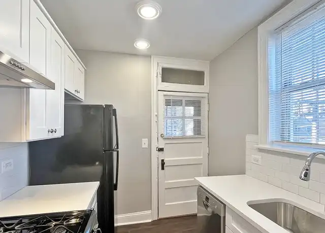 Property at 618-632 S. Austin Blvd. - 618 S Austin Blvd, Oak Park, IL, 60304, 1 bed, 1 bath, [object Object]