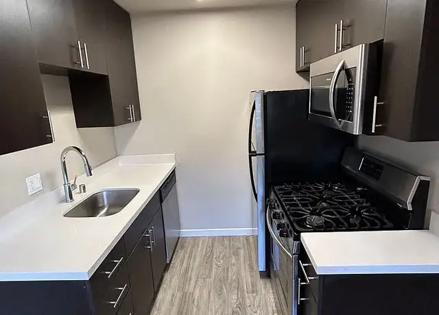 Photo of 555 Douglas St, West Sacramento, CA 95605
