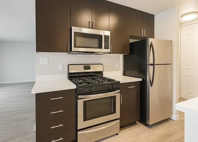 Photo of 555 Douglas St, West Sacramento, CA 95605
