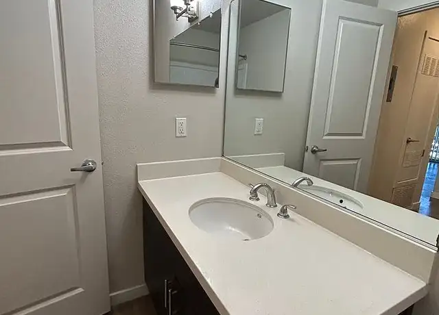 Photo of 555 Douglas St, West Sacramento, CA 95605