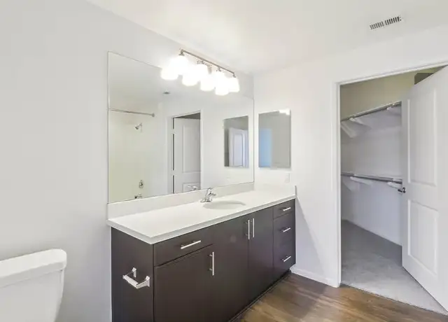Photo of 1401 N Melrose Dr, Vista, CA 92083