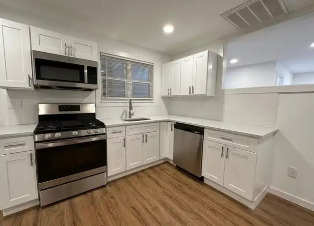 Property at 300 Main St Unit 4, Huntington, NY, 11743, 0 beds, 1 bath, [object Object]