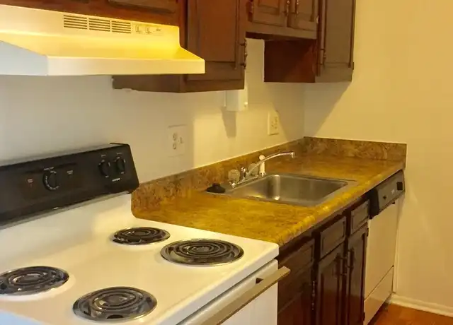 Property at 308 Jarvis St Unit 11, Ypsilanti, MI, 48197, 2 beds, 1 bath, [object Object]