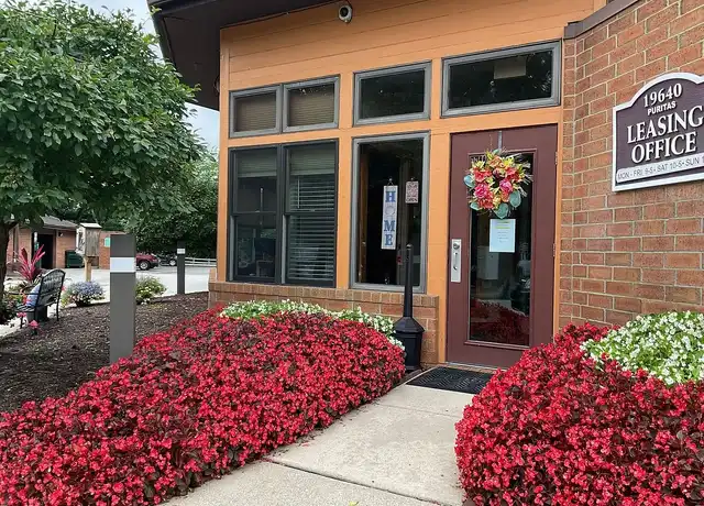 Property at Parkridge Apartments - 19640 Puritas Ave, Cleveland, OH, 44135, 1-2 bed, 1-2 bath, [object Object]