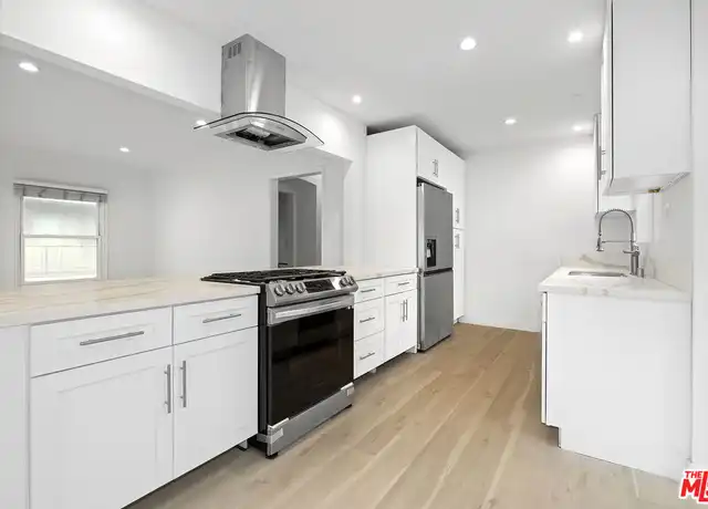 Property at 142 N Hamilton Dr Unit PH, Beverly Hills, CA, 90211, 4 beds, 3 baths, [object Object]
