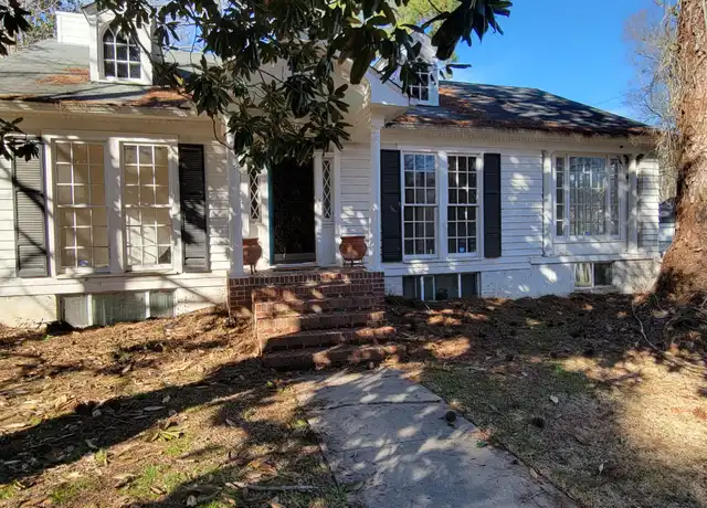 Property at 1720 Laurel St, Jackson, MS, 39202, 3 beds, 2 baths, [object Object]