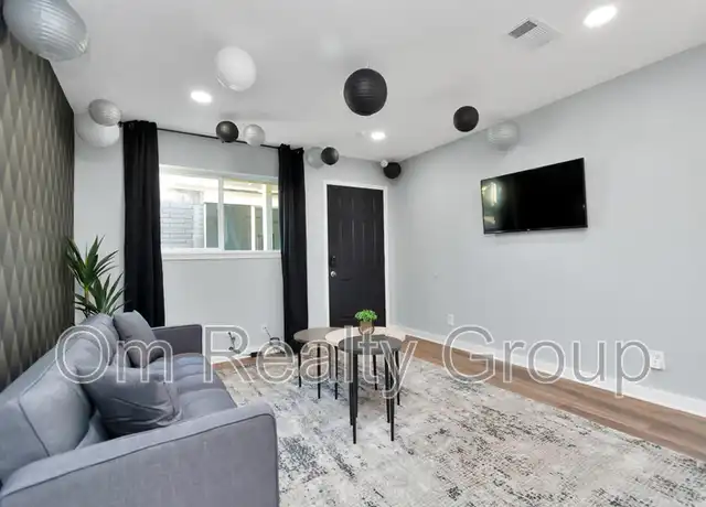 Property at 3339 Simmons St Unit 4, Houston, TX, 77004, 2 beds, 1 bath, [object Object]