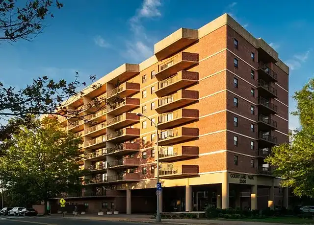 Property at Courtland Park - 2500 Clarendon Blvd, Arlington, VA, 22201, 1 bed, 1 bath, [object Object]