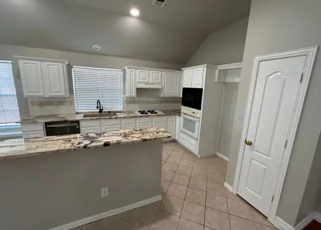 Property at 2416 Kariba Ln, Denton, TX, 76210, 3 beds, 2 baths, [object Object]