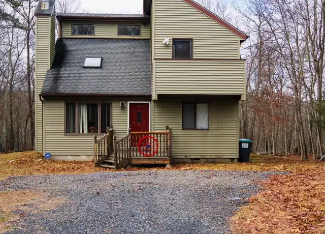 Property at 802 Clubhouse Dr, East Stroudsburg, PA, 18302, 3 beds, 2 baths, [object Object]