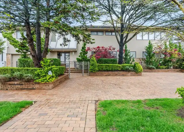 Property at 40 Cayuga Ave, Atlantic Beach, NY, 11509, 4 beds, 4.5 baths, [object Object]