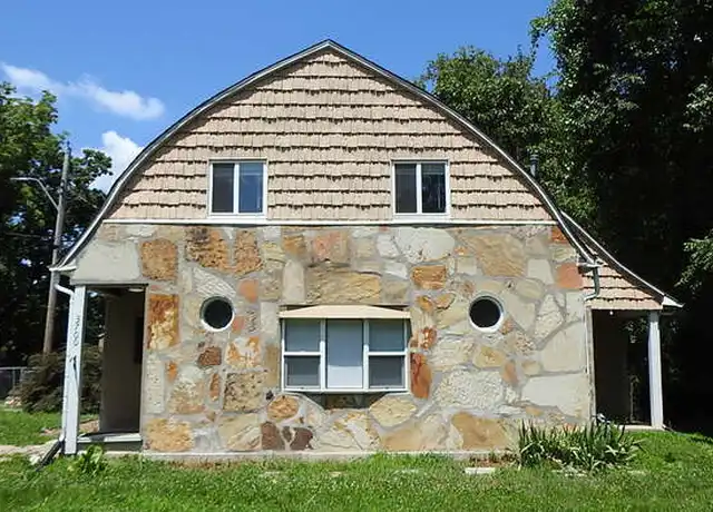 Property at 3700 NE Russell Rd, Kansas City, MO, 64117, 3 beds, 2 baths, [object Object]
