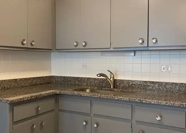 Property at 5800 107th St Unit 5820-2, Chicago Ridge, IL, 60415, 1 bed, 1 bath, [object Object]