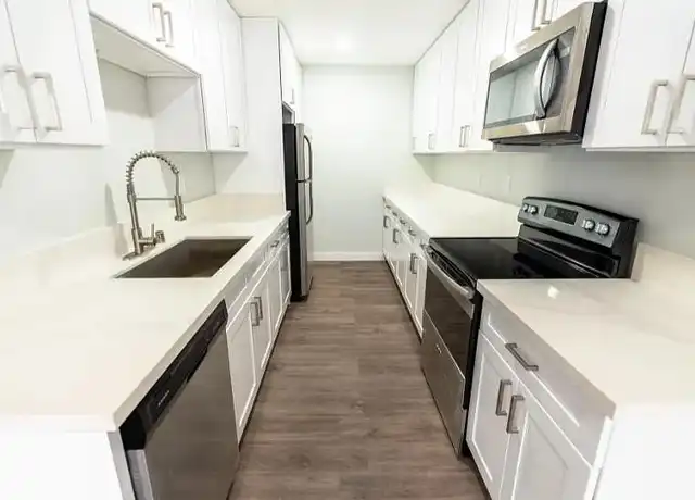 Property at Clinton Tower Apartment - 616 N Sweetzer Ave, Los Angeles, CA, 90048, 3 beds, 2 baths, [object Object]