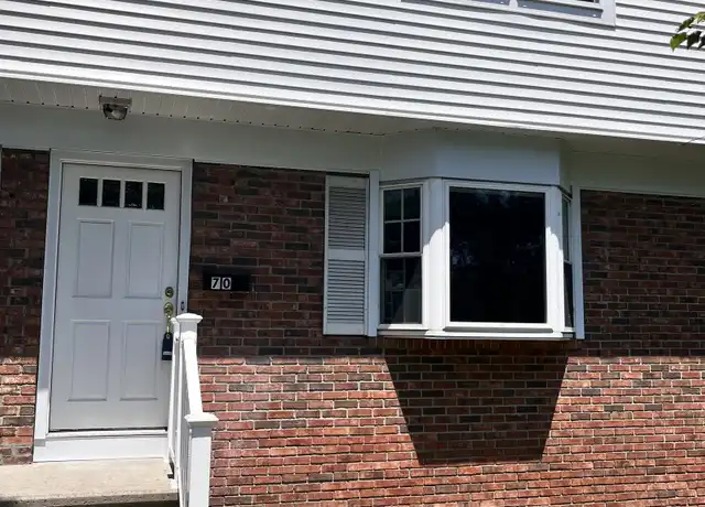 Property at 70 Stephens Ln Unit 2, Fairfield, CT, 06824, 2 beds, 1.5 baths, [object Object]
