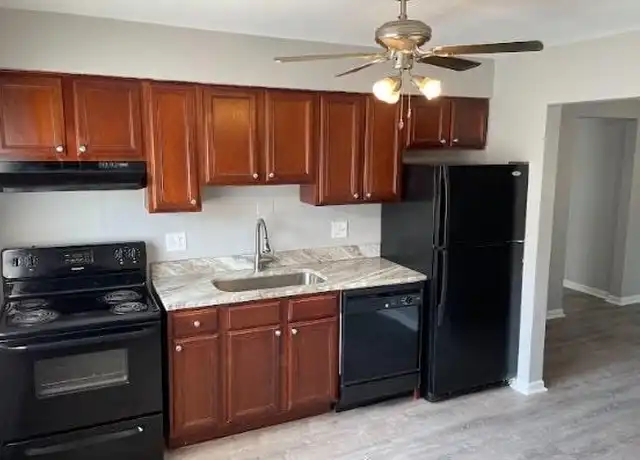 Property at 629 W Maple Rd Unit 15, Clawson, MI, 48017, 2 beds, 1 bath, [object Object]