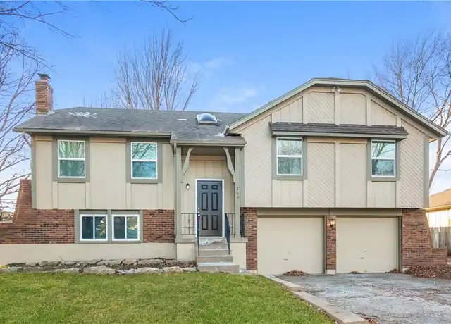 Property at 206 N Huntsman Blvd, Raymore, MO, 64083, 3 beds, 1.5 baths, [object Object]