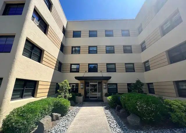 Property at Westover Tower - 930 NW 25th Pl, Portland, OR, 97210, 1 bed, 1 bath, [object Object]