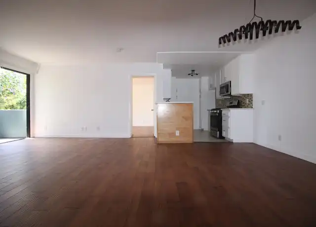Property at 4844 Riverton Ave Unit 105, North Hollywood, CA, 91601, 2 beds, 2 baths, [object Object]