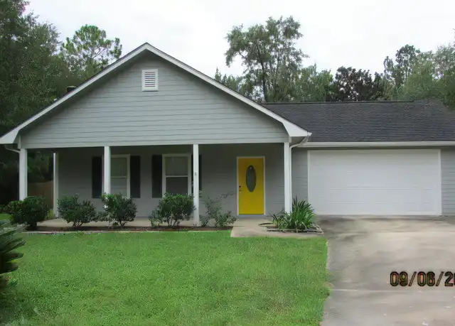 Property at 401 W 6th St, Woodbine, GA, 31569, 3 beds, 2 baths, [object Object]