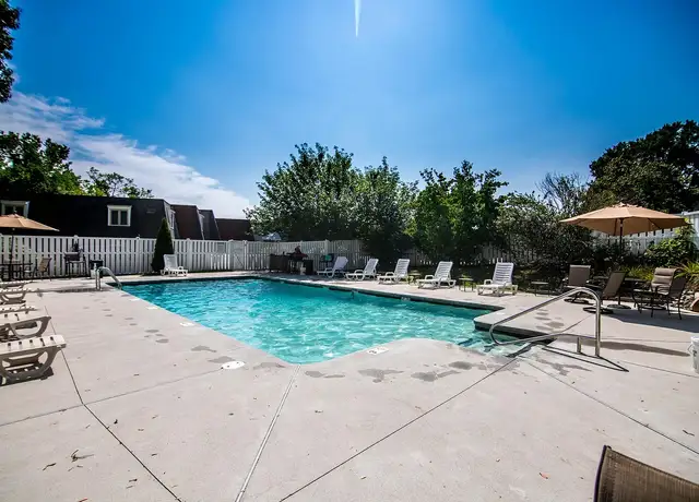 Photo of 1 Apple Rd, Beverly, MA 01915
