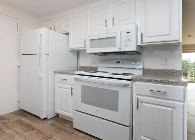Photo of 1 Apple Rd, Beverly, MA 01915