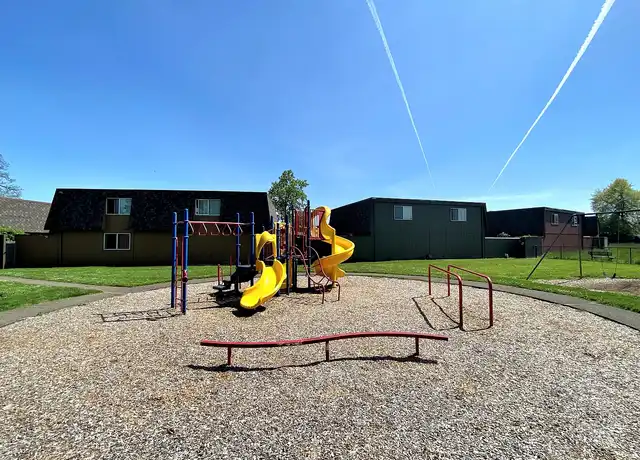 Property at Sunrise Park Apartments - 1210 Casa Villa SE, Albany, OR, 97322, 2 beds, 1 bath, [object Object]
