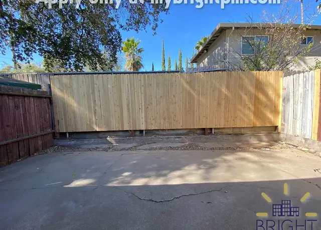 Photo of 5955 Sutter Ave, Carmichael, CA 95608