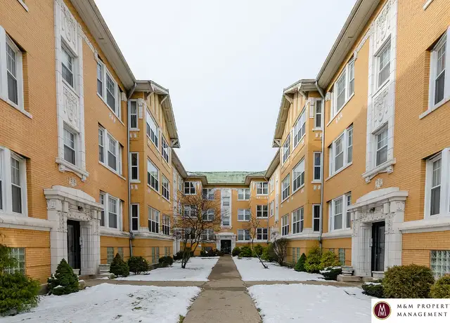 Photo of 440 N Austin Blvd, Oak Park, IL 60302